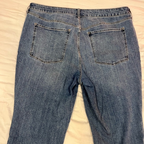 High Rise Slit Jeans - Picture 8 of 10